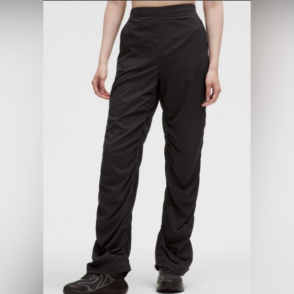 🍋NWT Lululemon Dance Studio Slim-Fit High-Rise Flared Pant- Black/ Size M - Picture 1 of 9